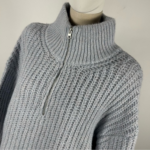 NWT garage Cozy Gray Turtleneck Sweater L - Picture 4 of 11